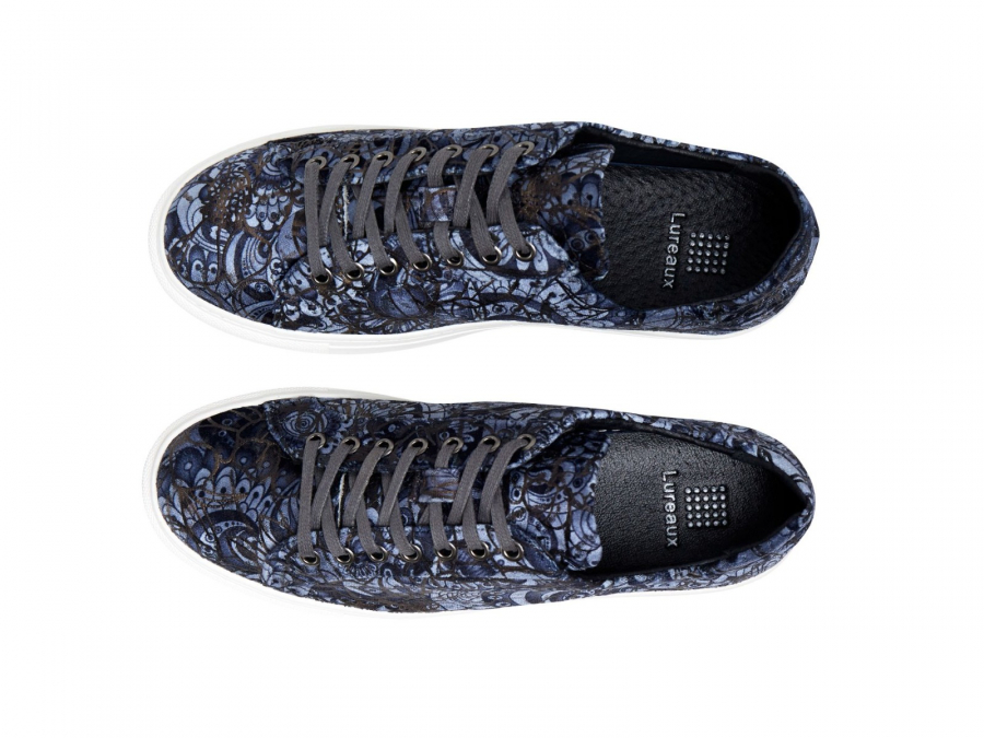 Sneakers -